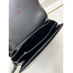 2024年8月1日新品入荷CELINE バッグ XX工場 SIZE:22*20*5cm