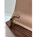 2024年8月1日新品入荷VALENTINO バッグ XX工場 SIZE:19×6×10.5cm