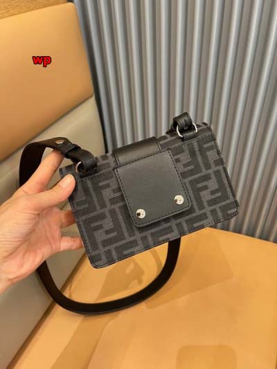 2024年高品質早秋新作入荷 FENDI バッグ wp工場size:17cm