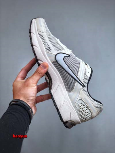 2024年8月27日秋冬新品入荷 NIKE スニーカー haoy工場