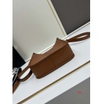 2024年8月1日新品入荷プラダ バッグ XX工場 SIZE:20Ｘ19Ｘ6CM