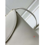 2024年8月1日新品入荷CELINE バッグ XX工場 SIZE:25.5x18.5x10