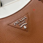 2024年8月2日新品入荷PRADA バッグ XX工場 SIZE:20Ｘ19Ｘ6CM