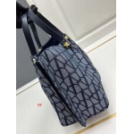 2024年8月2日新品入荷VALENTINO バッグ XX工場 SIZE:35x25x17cm