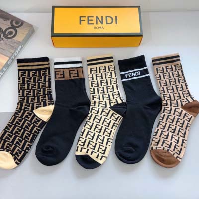 2024年秋冬新品人気 FENDI 靴下一箱5足セット