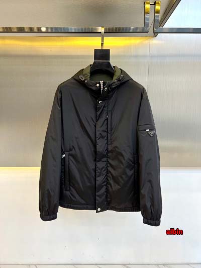 2024年10月8日秋冬高品質新品入荷 PRADA 綿入れの...