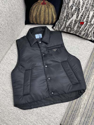 2024年10月11日秋冬新品入荷PRADA 綿入れの服ベス...