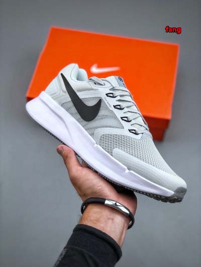 2024年10月16日秋冬新品入荷 NIKE ナイキ スニー...