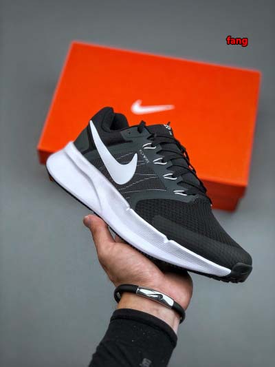 2024年10月16日秋冬新品入荷 NIKE ナイキ スニー...