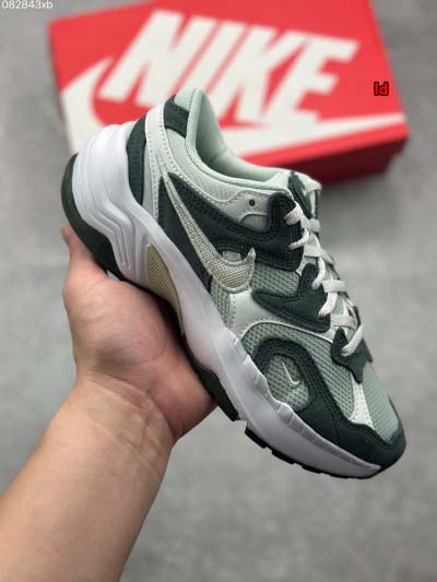 2024年10月17日秋冬新品入荷 NIKE スニーカー F...