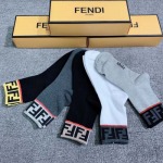 2024年秋冬新品人気 FENDI 靴下一箱5足セット