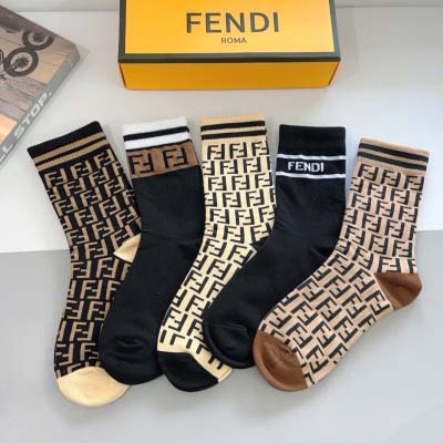 2024年秋冬新品人気 FENDI 靴下一箱5足セット