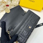 2024年秋冬新品FENDI 財布  zhy工場 19*10.5*3.5