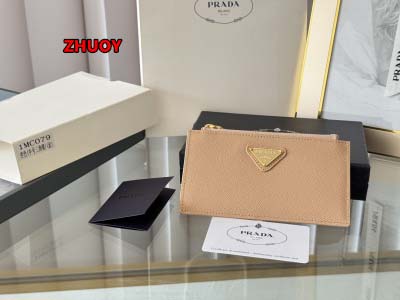 2024年11月1日秋冬新品入荷PRADA 財布 カードパッ...