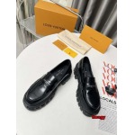 2024年11月22日秋冬高品質新品入荷ルイヴィトン 女性 革靴 HY工場35-41