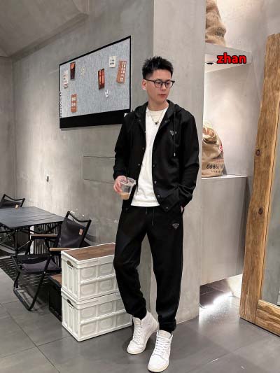 2024年11月26日秋冬新品入荷PRADA 上下セット z...