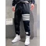 2024年11月28日秋冬高品質新品入荷 THOM BROWNE 裏起毛スポーツズボンMF工場