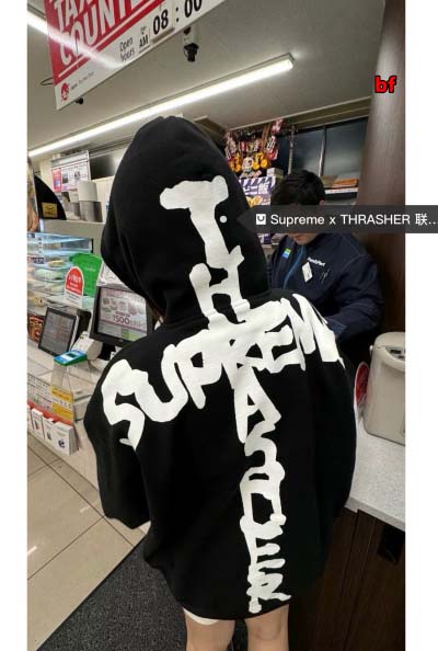 2024年12月4日秋冬新品入荷SUPREME パーカー   BF工場