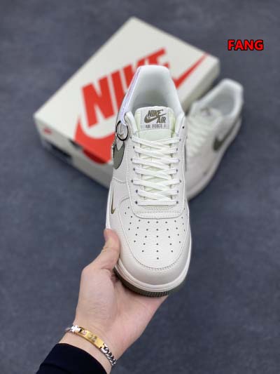 2024年12月20日秋冬新作入荷 NIKE スニーカー FANG工場