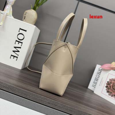 2025年早春新品入荷 LOEWE 本革 バッグ lexun工場size:16.5*9.5*20CM