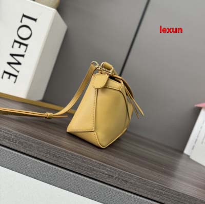 2025年早春新品入荷 LOEWE 本革 バッグ lexun工場size:18*12.5*8CＭ