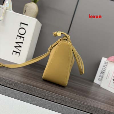 2025年早春新品入荷 LOEWE 本革 バッグ lexun工場size:28*17*9.5CM