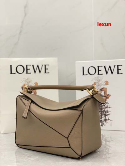 2025年早春新品入荷 LOEWE 本革 バッグ lexun工場Size ：30*12*19cm