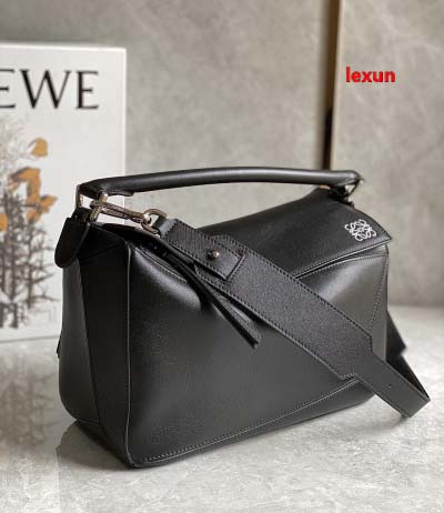 2025年早春新品入荷 LOEWE 本革 バッグ lexun工場Size ：29*18*12CM