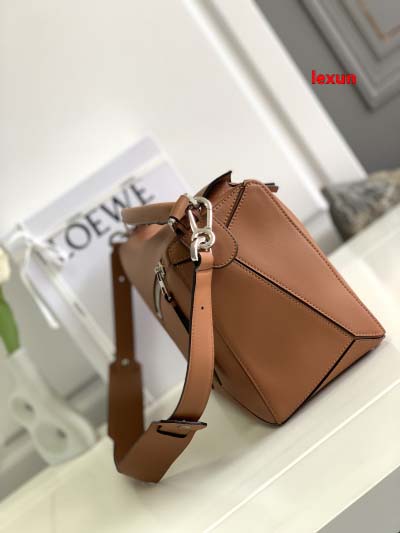 2025年早春新品入荷 LOEWE 本革 バッグ lexun工場Size：35*17*24