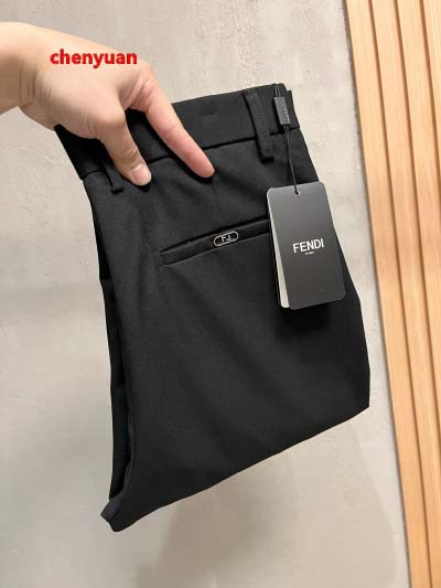 2024年12月30日新品FENDI カジュアルパンツ ch...