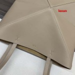 2025年早春新品入荷 LOEWE 本革 バッグ lexun工場size:25.5*14.5*31.5CＭ