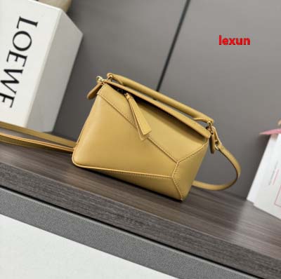 2025年早春新品入荷 LOEWE 本革 バッグ lexun...