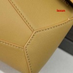 2025年早春新品入荷 LOEWE 本革 バッグ lexun工場size:18*12.5*8CＭ