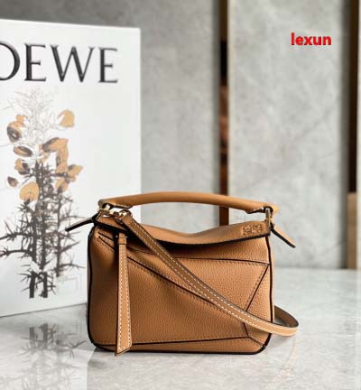 2025年早春新品入荷 LOEWE 本革 バッグ lexun...