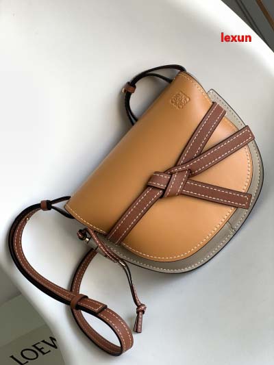 2025年早春新品入荷 LOEWE 本革 バッグ lexun...