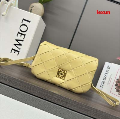 2025年早春新品入荷 LOEWE 本革 バッグ lexun...