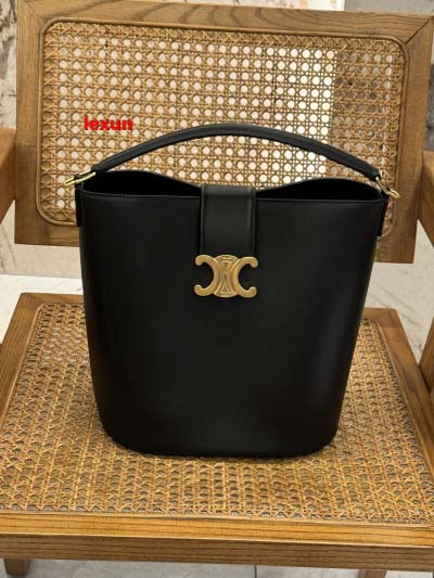 2025年早春新品入荷 CELINE 本革 バッグ lexu...