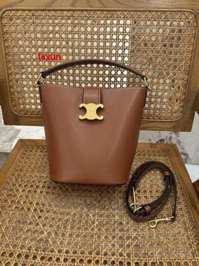 2025年早春新品入荷 CELINE  本革 バッグ lex...