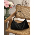 2025年早春新品入荷 CELINE 本革 バッグ lexu...