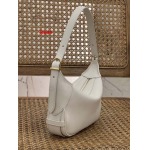 2025年早春新品入荷 CELINE  本革 バッグ lexun工場19-14-5cm