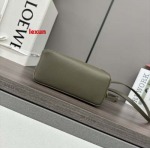 2025年早春新品入荷 LOEWE 本革 バッグ lexun工場size:18*12.5*8CＭ