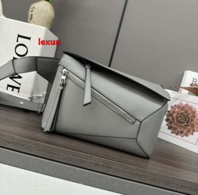 2025年早春新品入荷 LOEWE 本革 バッグ lexun...