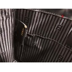 2025年早春新品入荷 FENDI クラッチバッグ 3工場