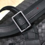 2025年早春新品入荷 Bottega Veneta  チェストバッグの男性 3工場