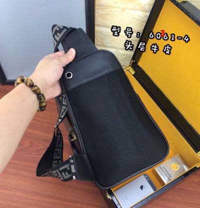 2025年早春新品入荷 FENDI   バッグの男性 3工場