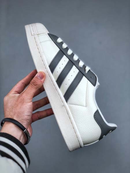 2025年1月25日高品質新品入荷CLOT x adidas Originals Superstarスニーカー/運動靴