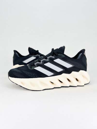 2025年1月27日新品入荷adidas Switch FWDスニーカー/ランニングシューズ/カジュアルシューズ