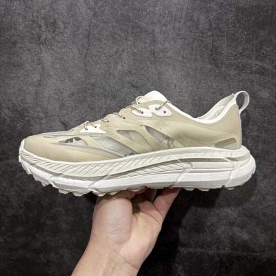 2025年1月31日新品入荷 Satisfy xHOKA ONE ONE スニーカー/ランニングシューズ/カジュアルシューズ