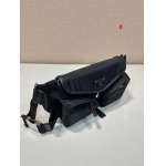 2025年早春新品入荷 PRADA  バッグの男性 3工場