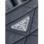 2025年早春新品入荷 PRADA  バッグの男性 3工場